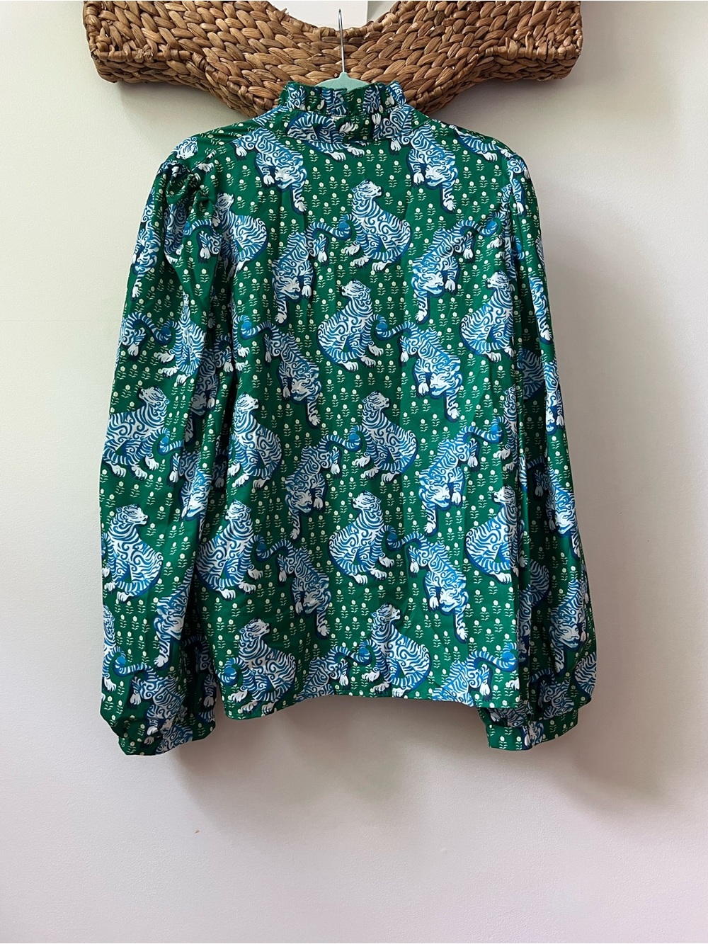Green Blue Tiger Print Ruffle Neck Puff Sleeve Blouse XL - Picture 2 of 5